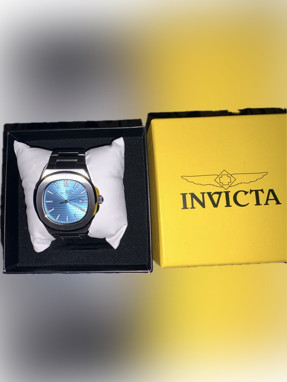 Invicta Men's Blue Dial Watch with Yellow Accents New